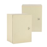 Caixa elétrica com entradas pré-perfuradas para facilitar a passagem de conduítes.