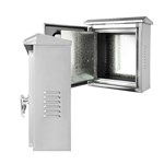 Furos de entrada para cabos na caixa de distribuição em aço inoxidável