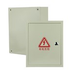 Caixa de junção externa com prensa-cabos